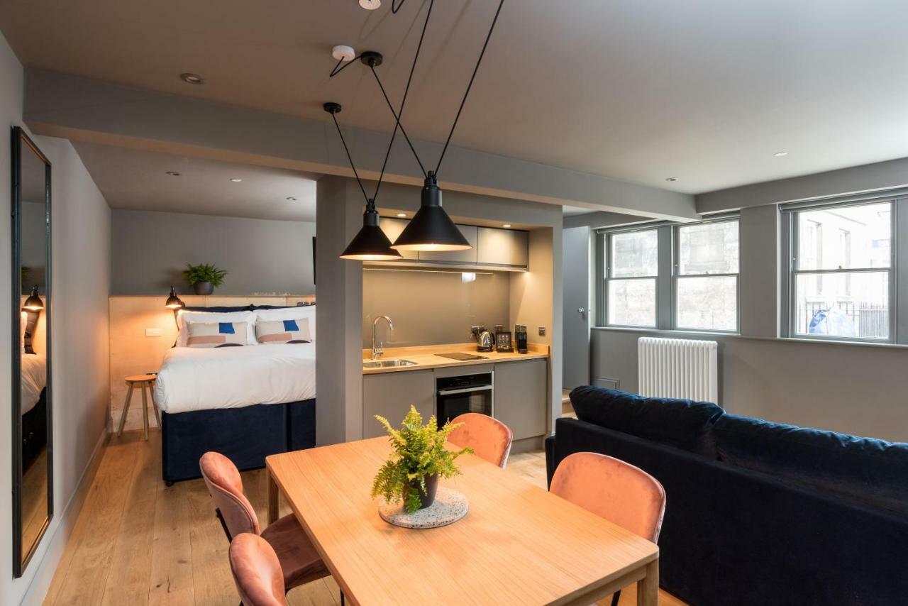 Hiding Space - Trim Street Apartments Bath Exterior foto